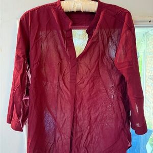 Uniqlo Women's Burgundy Top size Small